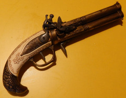 Объявление Трёхствольный пистолет 18 века - макет
